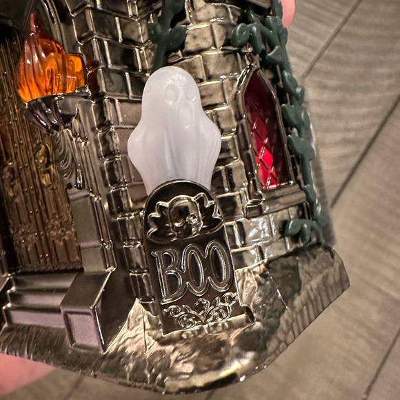 Bath & Body Works Haunted Castle Wallflower Fragrance Plug - Picture 7 of 9